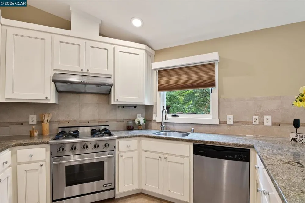691 Old Jonas Hill Rd Lafayette, CA 94549