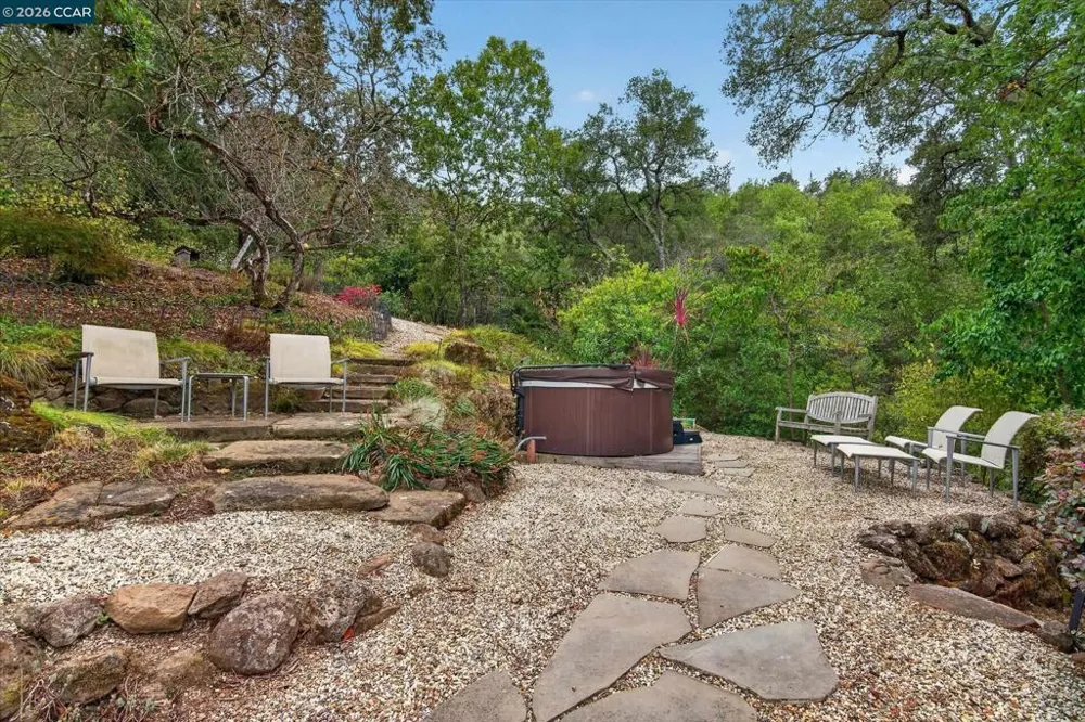 691 Old Jonas Hill Rd Lafayette, CA 94549