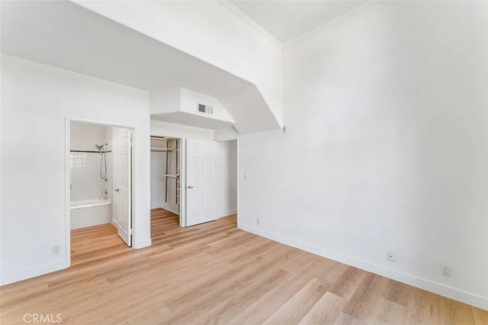4230 Colfax #304 Studio City, CA 91604