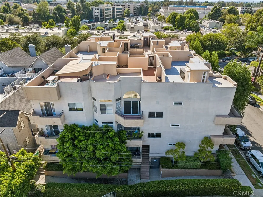 4230 Colfax #304 Studio City, CA 91604