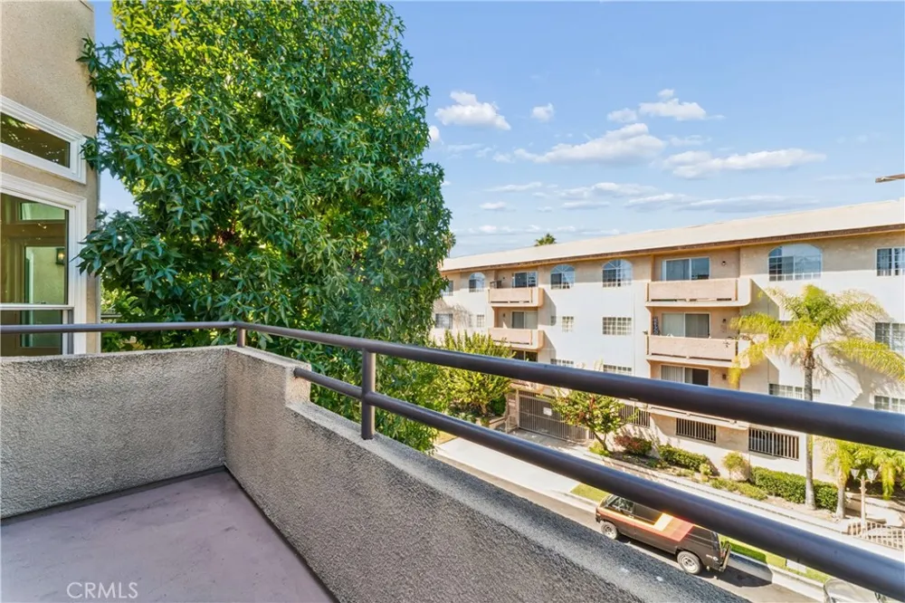 4230 Colfax #304 Studio City, CA 91604