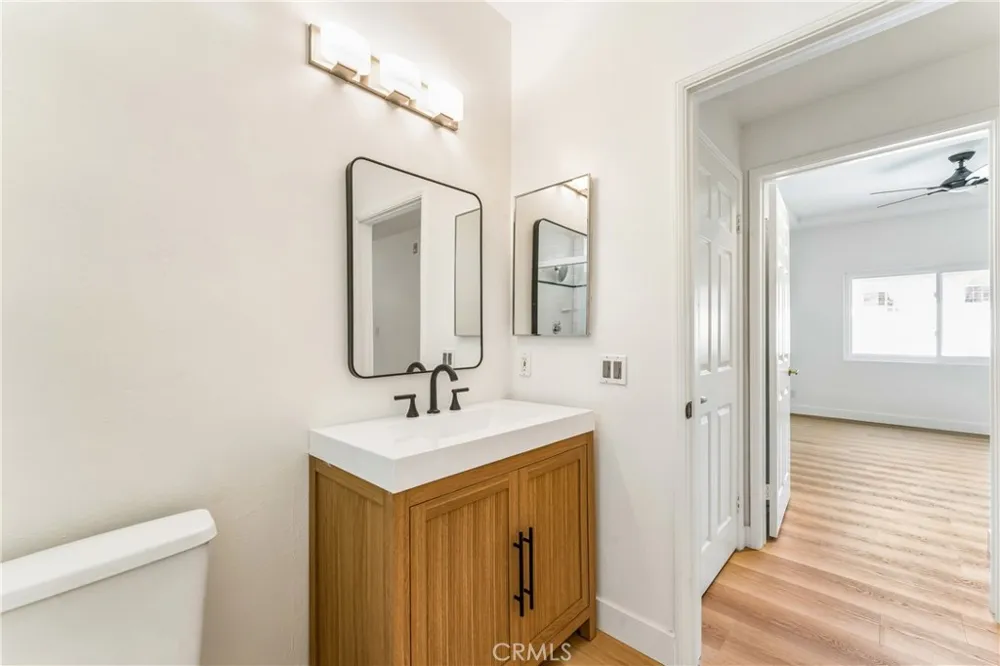 4230 Colfax #304 Studio City, CA 91604