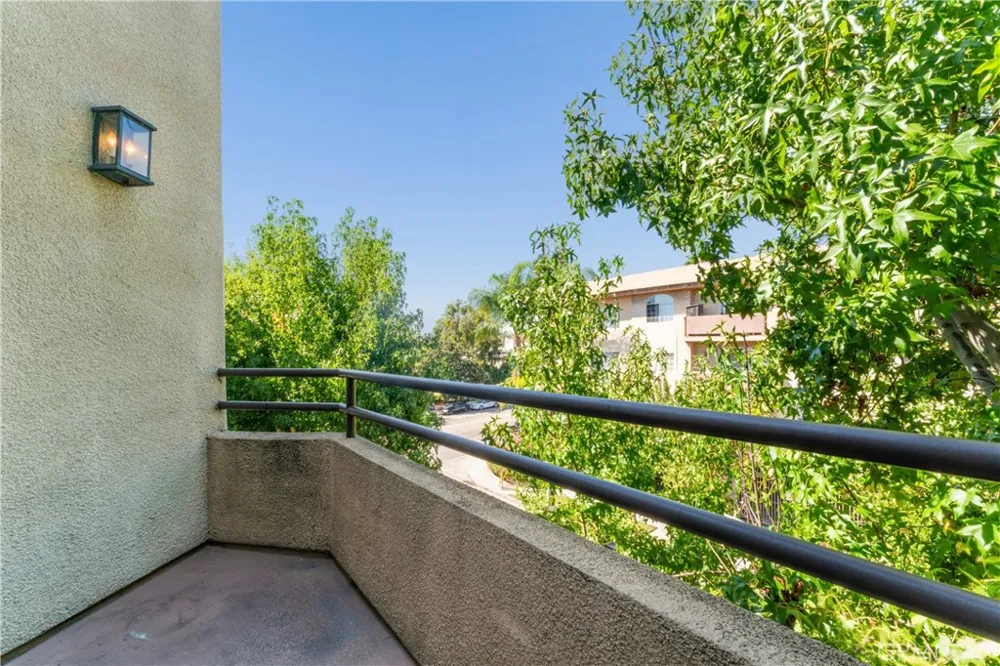 4230 Colfax #304 Studio City, CA 91604