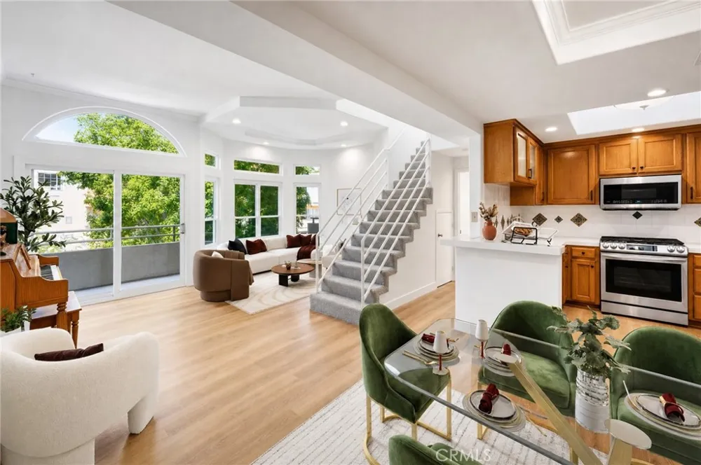 4230 Colfax #304 Studio City, CA 91604
