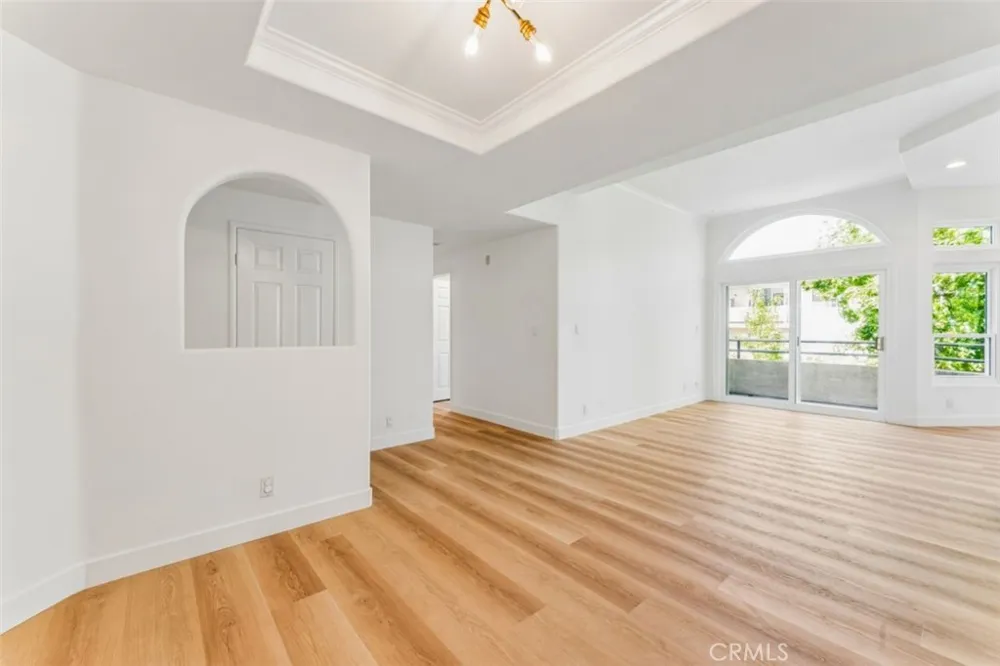 4230 Colfax #304 Studio City, CA 91604
