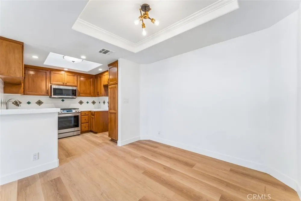 4230 Colfax #304 Studio City, CA 91604