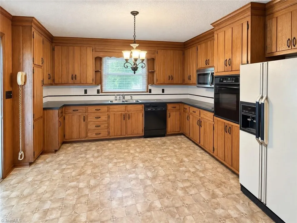 1530 Norwich Road Winston-Salem, NC 27127
