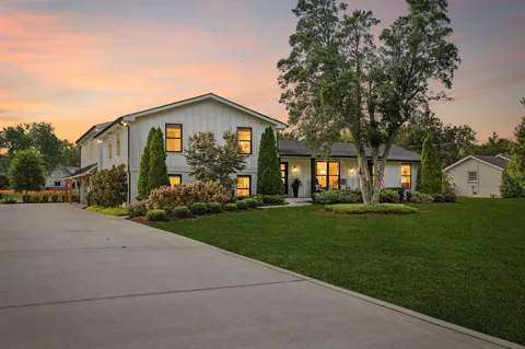 513 Mansion Dr