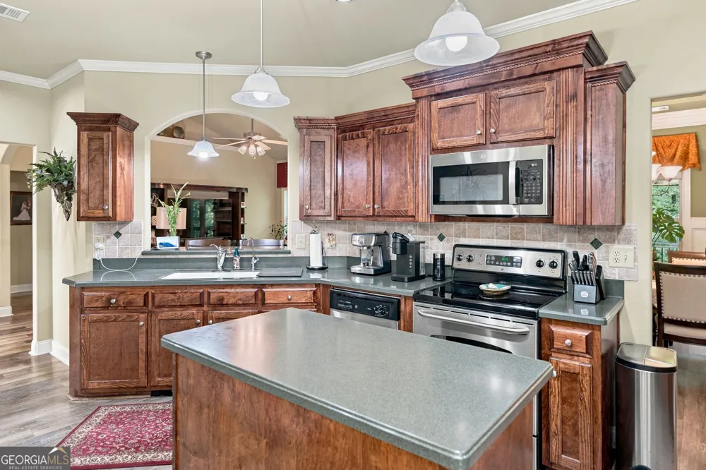 833 Caleb DR Winder, GA 30680
