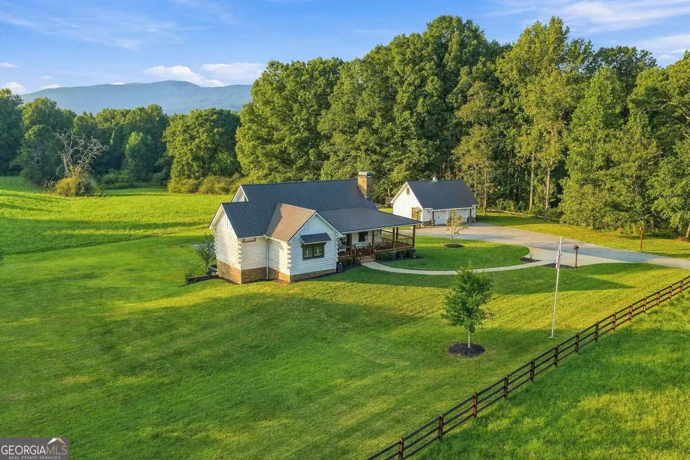 135 Mountain Ridge DR Clarkesville, GA 30523