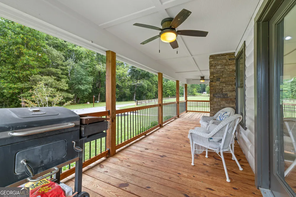 135 Mountain Ridge DR Clarkesville, GA 30523