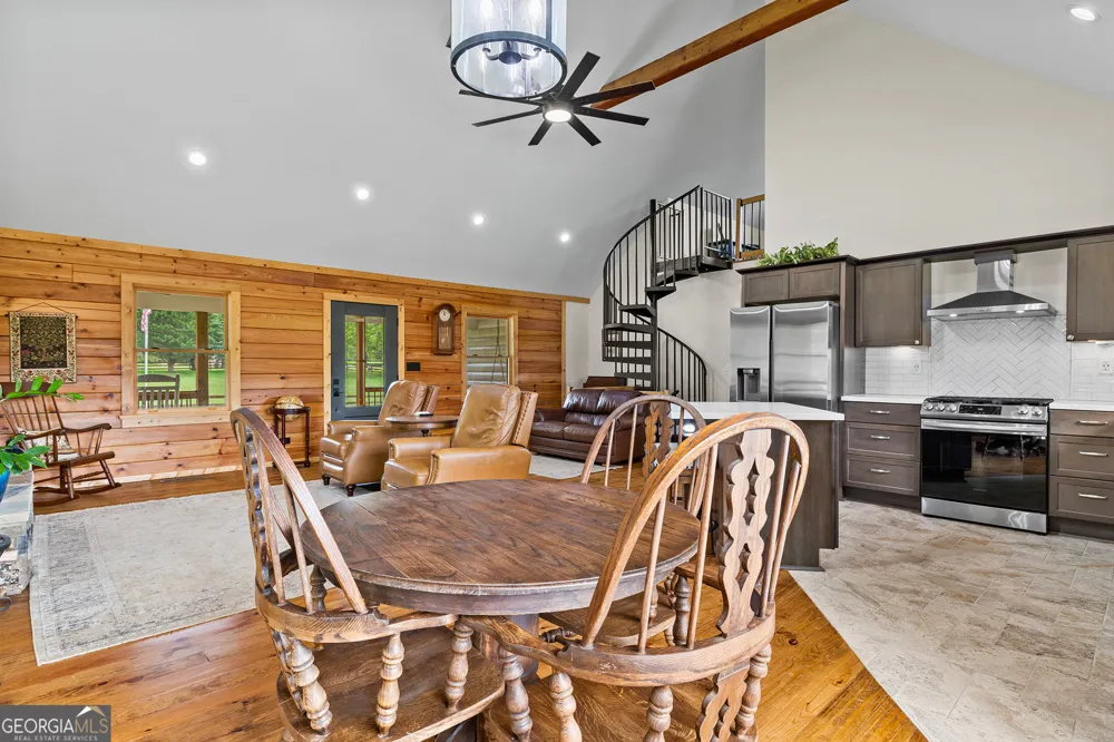 135 Mountain Ridge DR Clarkesville, GA 30523