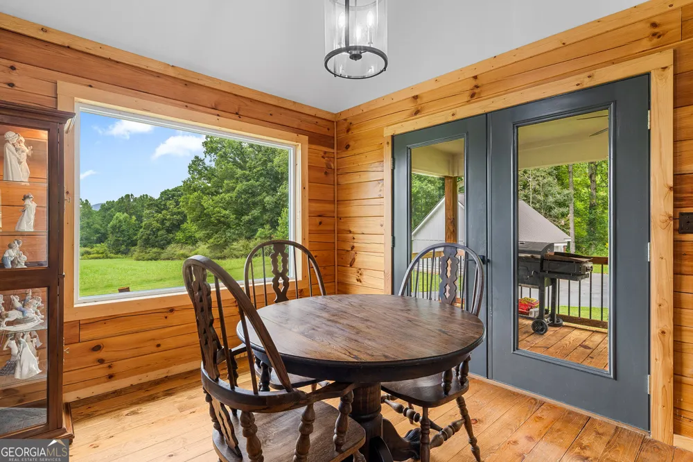 135 Mountain Ridge DR Clarkesville, GA 30523