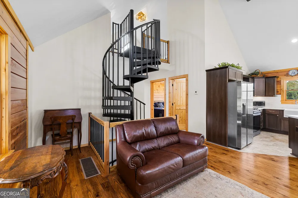135 Mountain Ridge DR Clarkesville, GA 30523