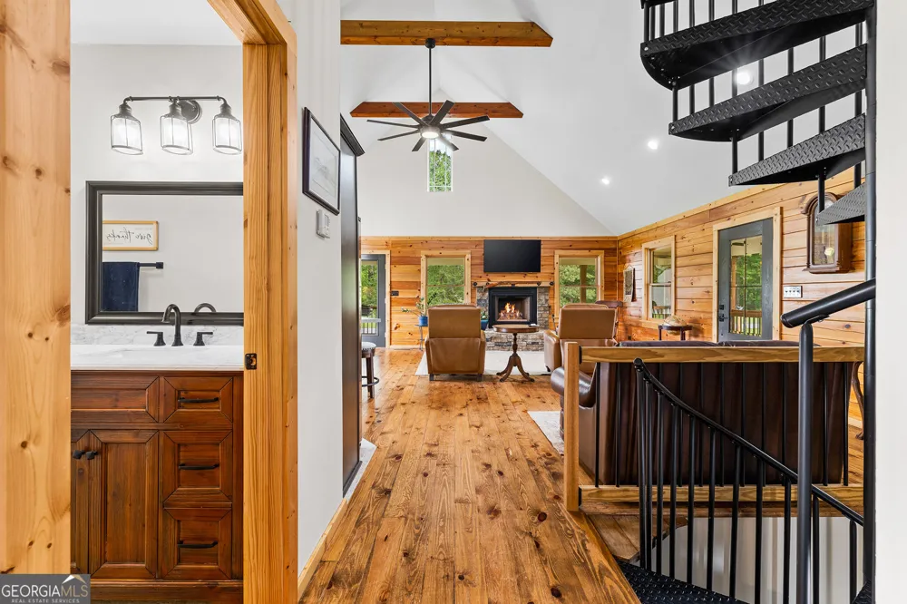 135 Mountain Ridge DR Clarkesville, GA 30523