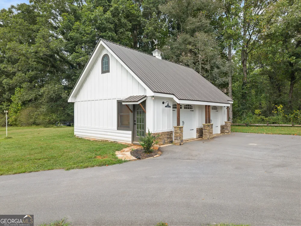 135 Mountain Ridge DR Clarkesville, GA 30523