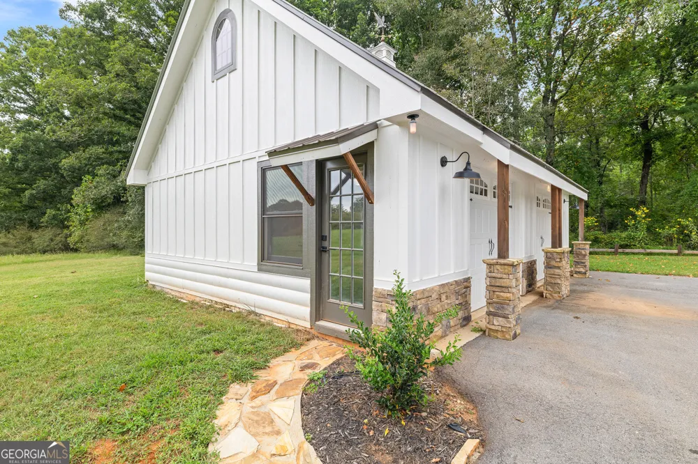 135 Mountain Ridge DR Clarkesville, GA 30523