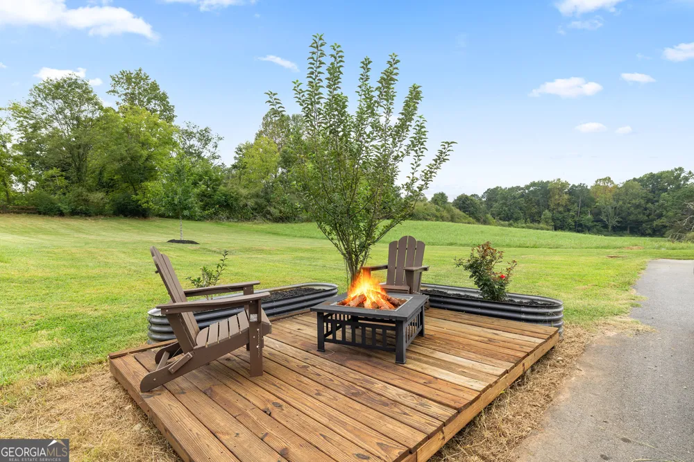 135 Mountain Ridge DR Clarkesville, GA 30523