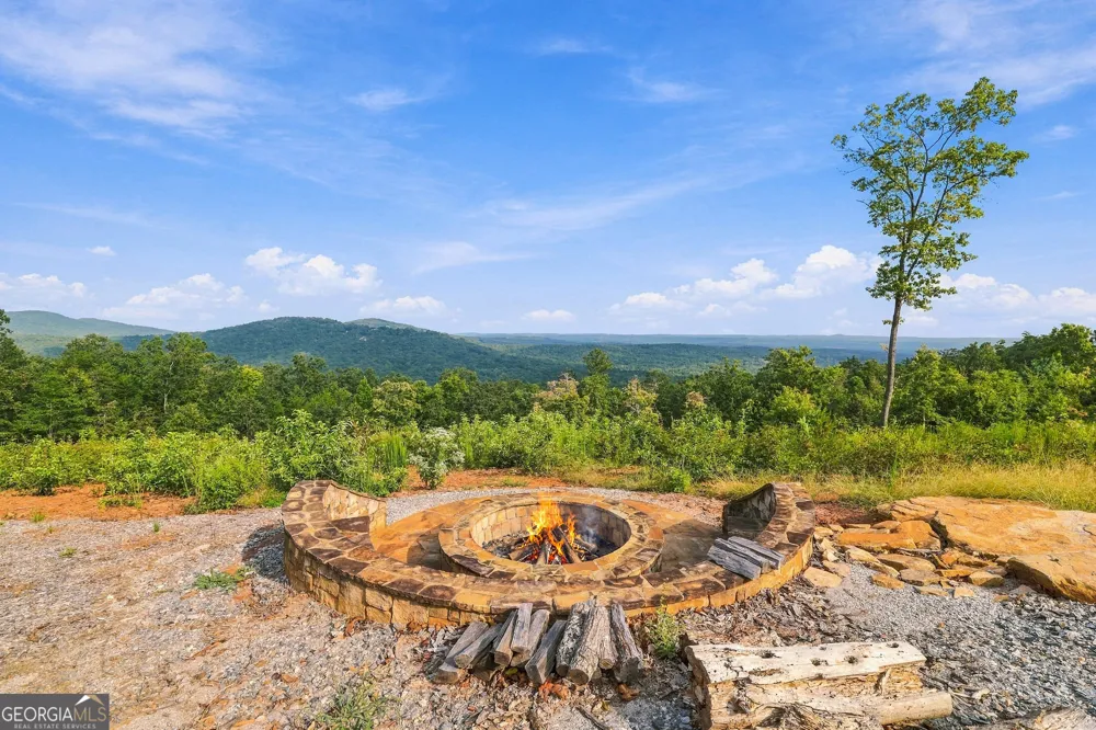 135 Mountain Ridge DR Clarkesville, GA 30523