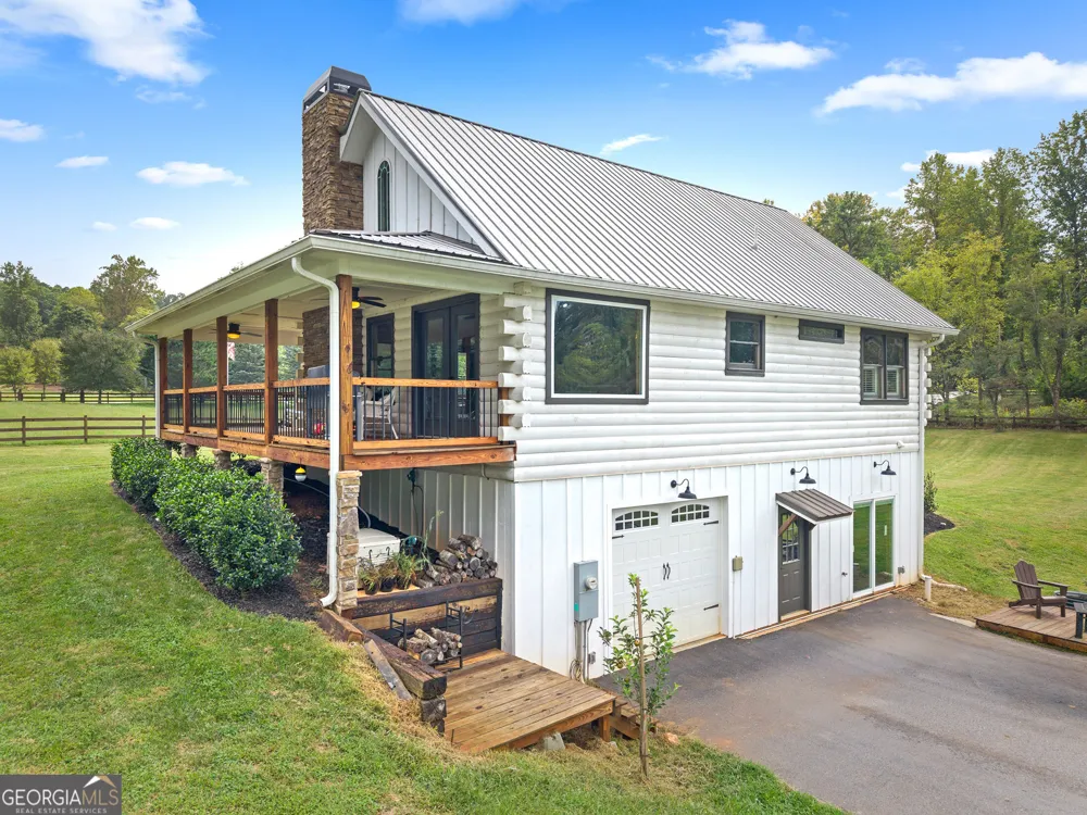 135 Mountain Ridge DR Clarkesville, GA 30523