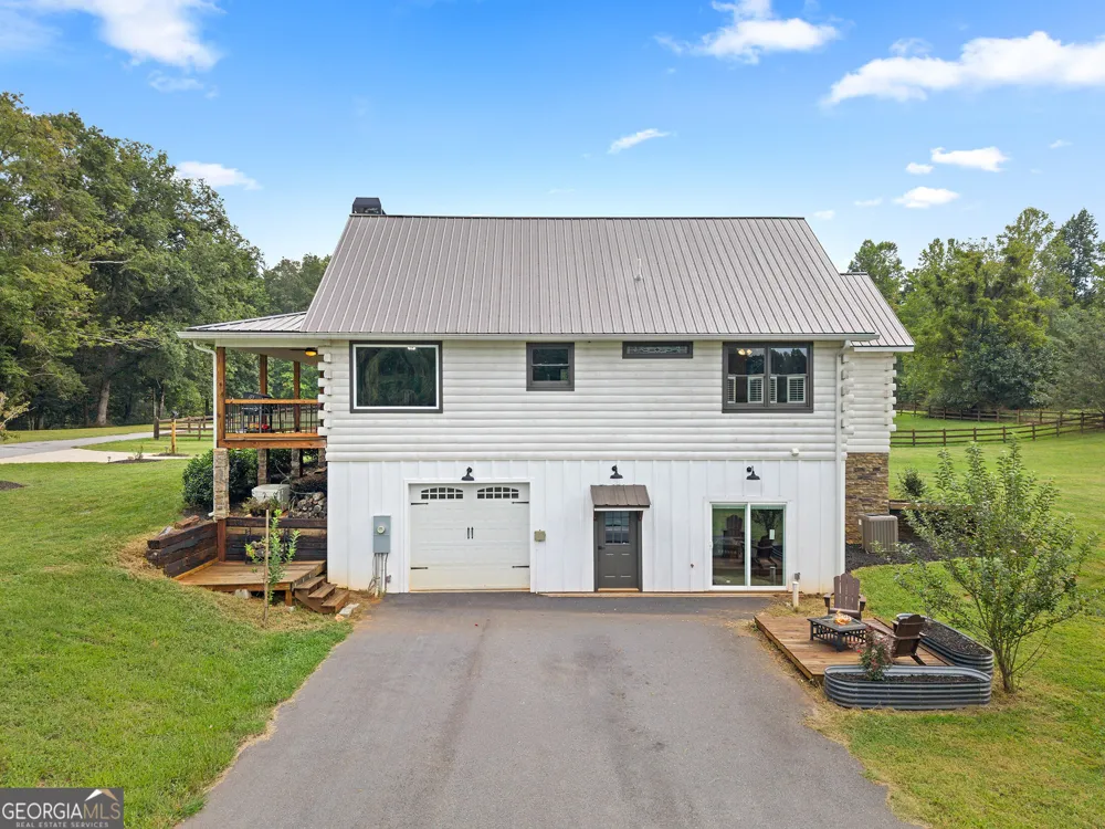 135 Mountain Ridge DR Clarkesville, GA 30523