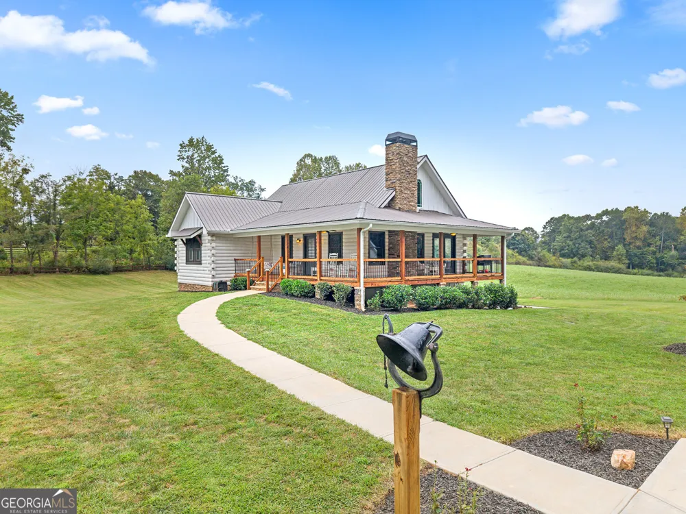 135 Mountain Ridge DR Clarkesville, GA 30523