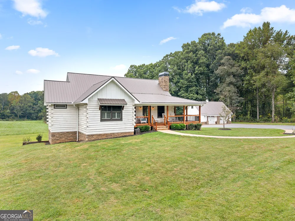 135 Mountain Ridge DR Clarkesville, GA 30523