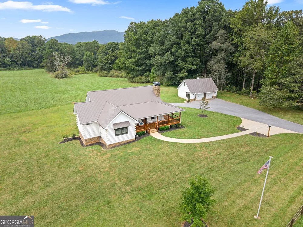 135 Mountain Ridge DR Clarkesville, GA 30523
