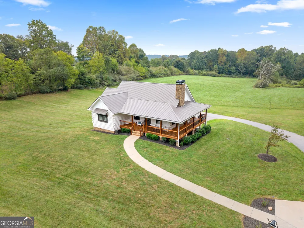 135 Mountain Ridge DR Clarkesville, GA 30523