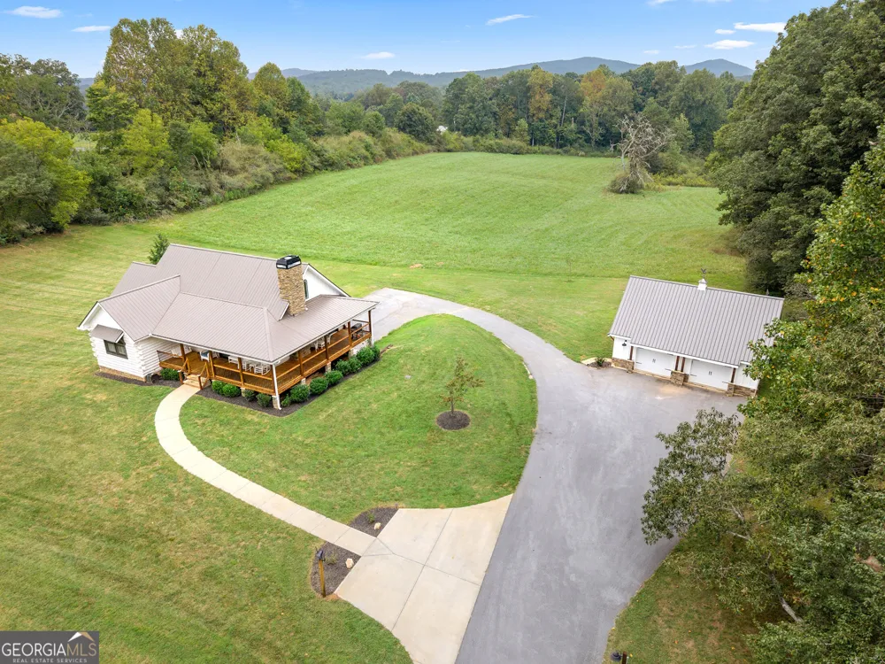 135 Mountain Ridge DR Clarkesville, GA 30523
