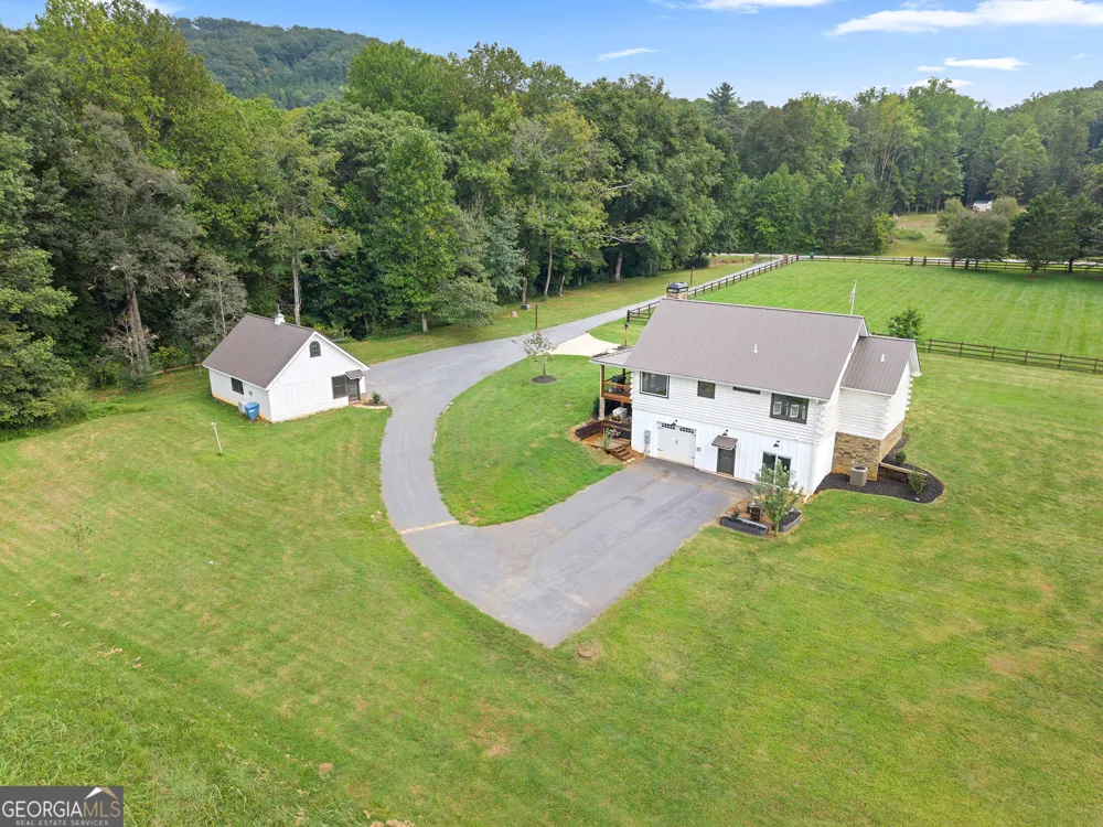 135 Mountain Ridge DR Clarkesville, GA 30523