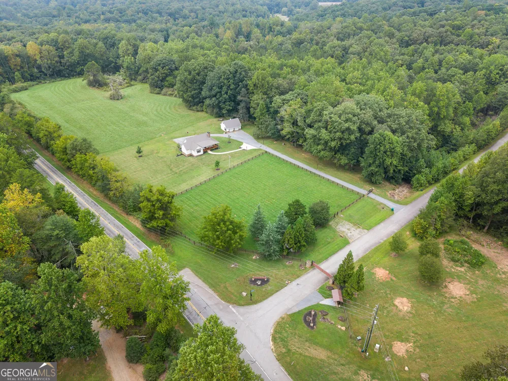 135 Mountain Ridge DR Clarkesville, GA 30523