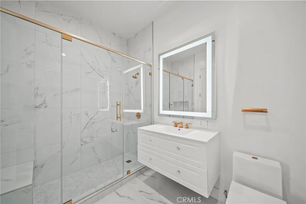 23129 Burbank Boulevard Woodland Hills, CA 91367