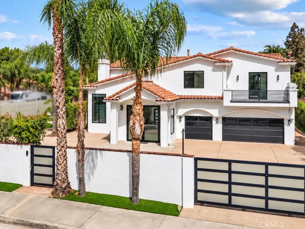 23129 Burbank Boulevard Woodland Hills, CA 91367