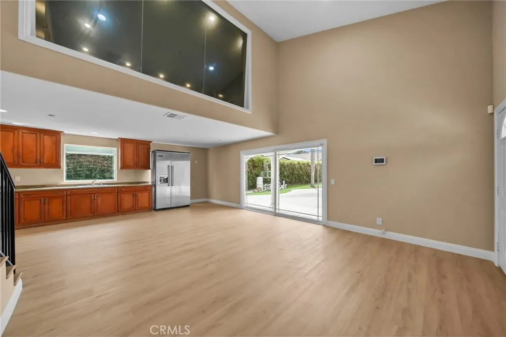 23129 Burbank Boulevard Woodland Hills, CA 91367