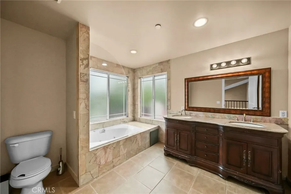 23129 Burbank Boulevard Woodland Hills, CA 91367