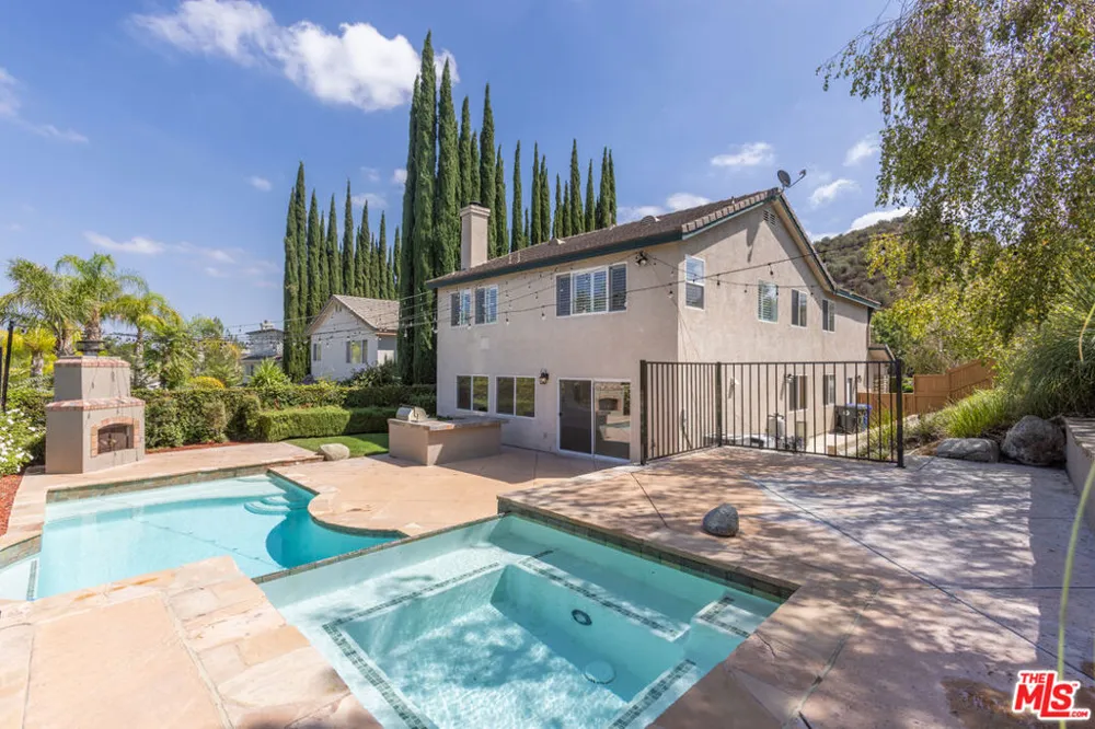 26713 Cardinal Drive Santa Clarita, CA 91387