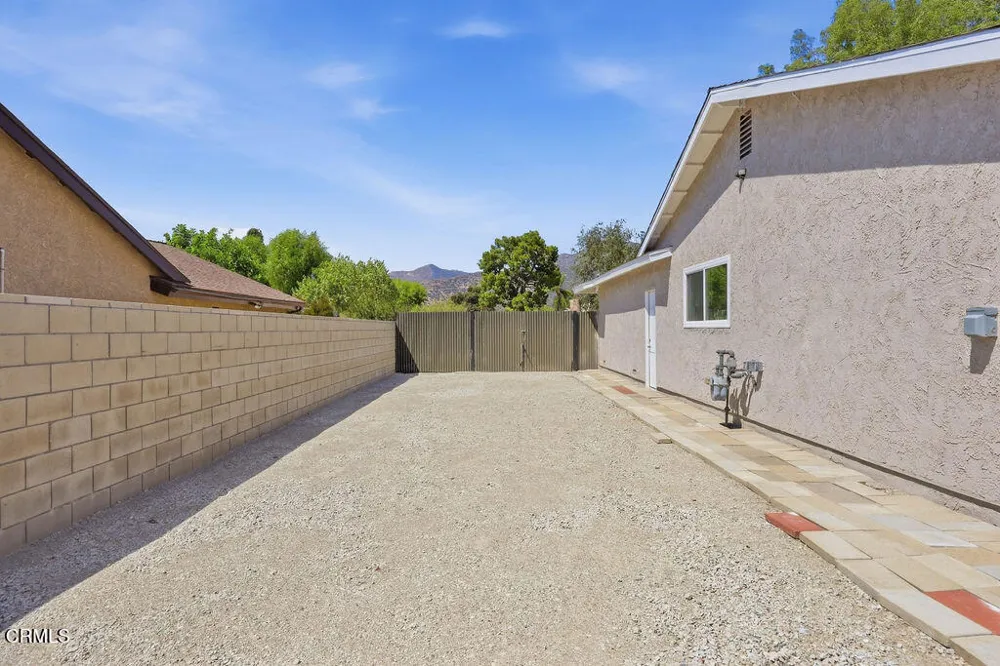 13856 Lyle Street Sylmar, CA 91342