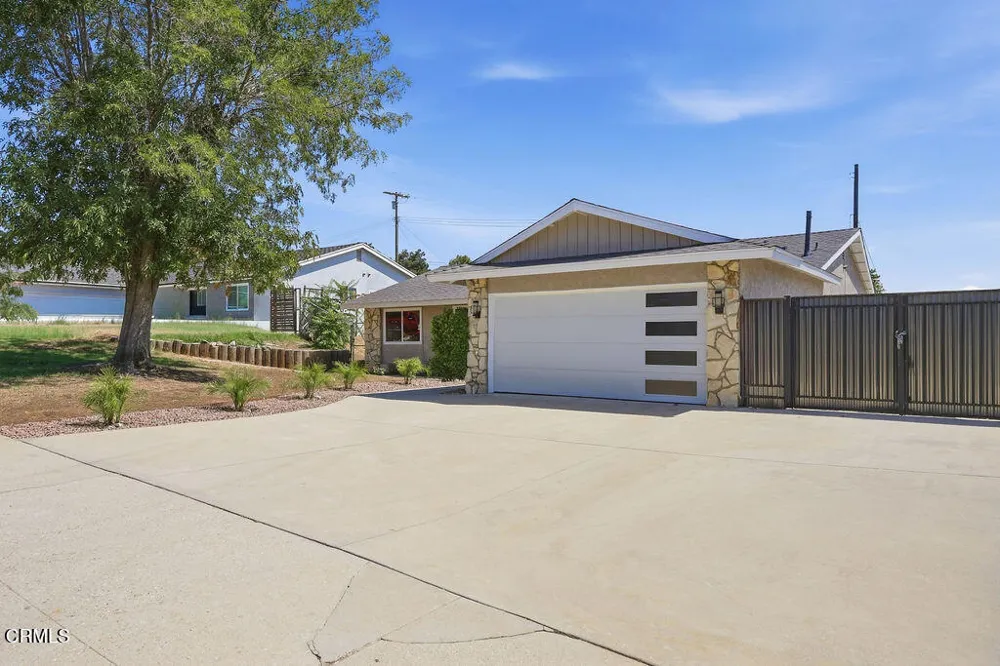 13856 Lyle Street Sylmar, CA 91342
