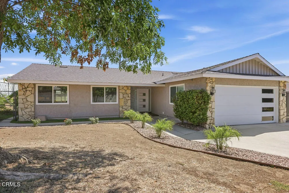 13856 Lyle Street Sylmar, CA 91342