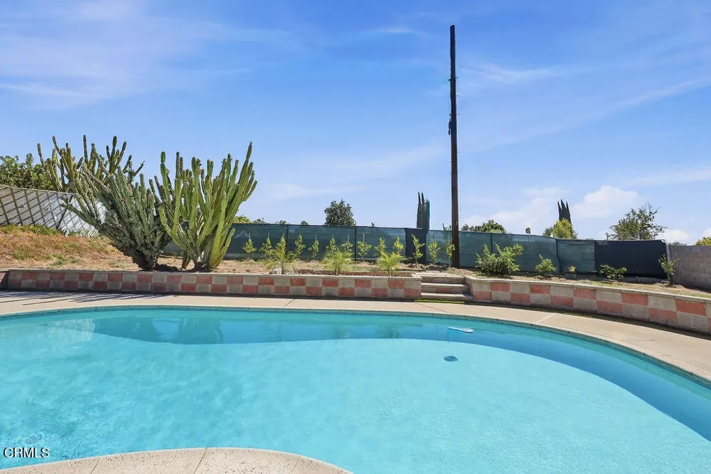 13856 Lyle Street Sylmar, CA 91342