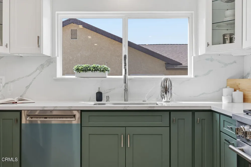 13856 Lyle Street Sylmar, CA 91342