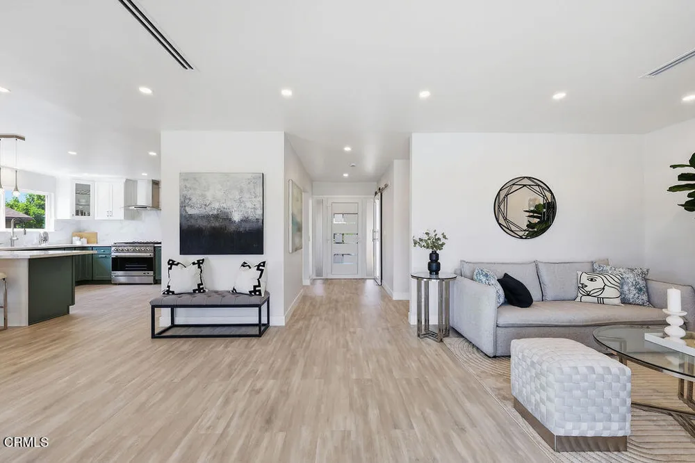 13856 Lyle Street Sylmar, CA 91342