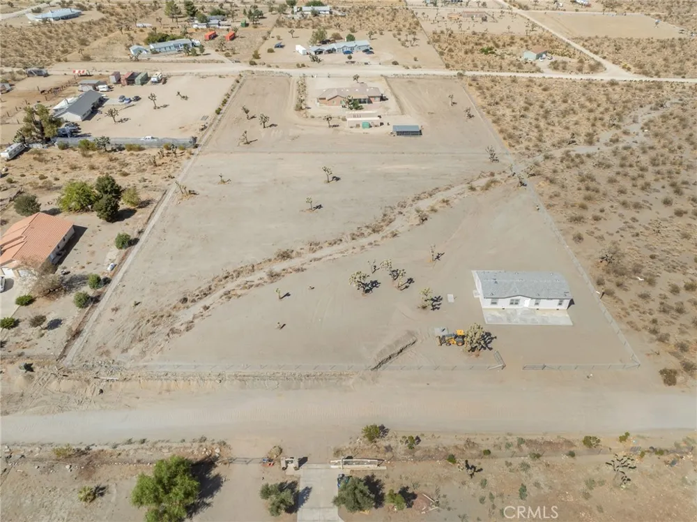11824 Azure View Road Pinon Hills, CA 92372