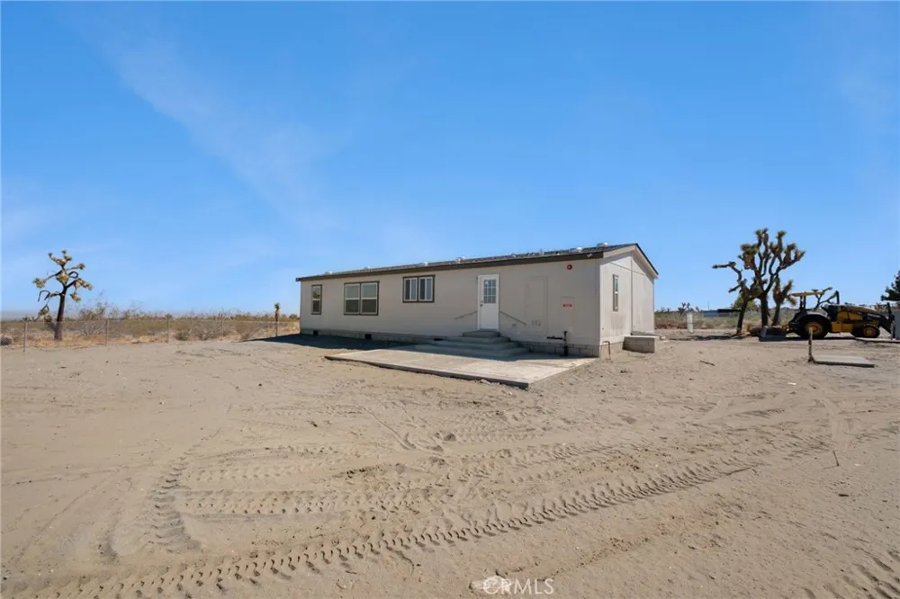 11824 Azure View Road Pinon Hills, CA 92372