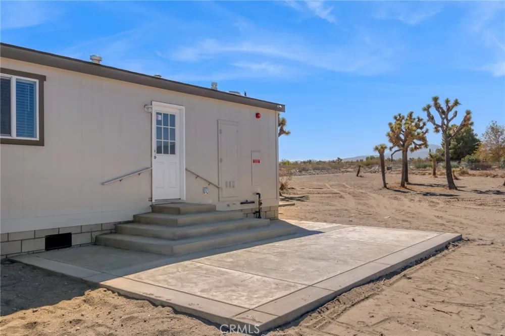11824 Azure View Road Pinon Hills, CA 92372