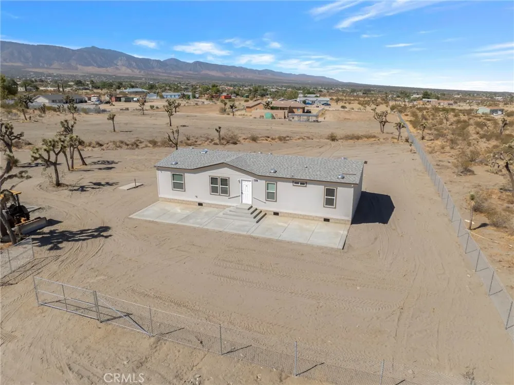 11824 Azure View Road Pinon Hills, CA 92372