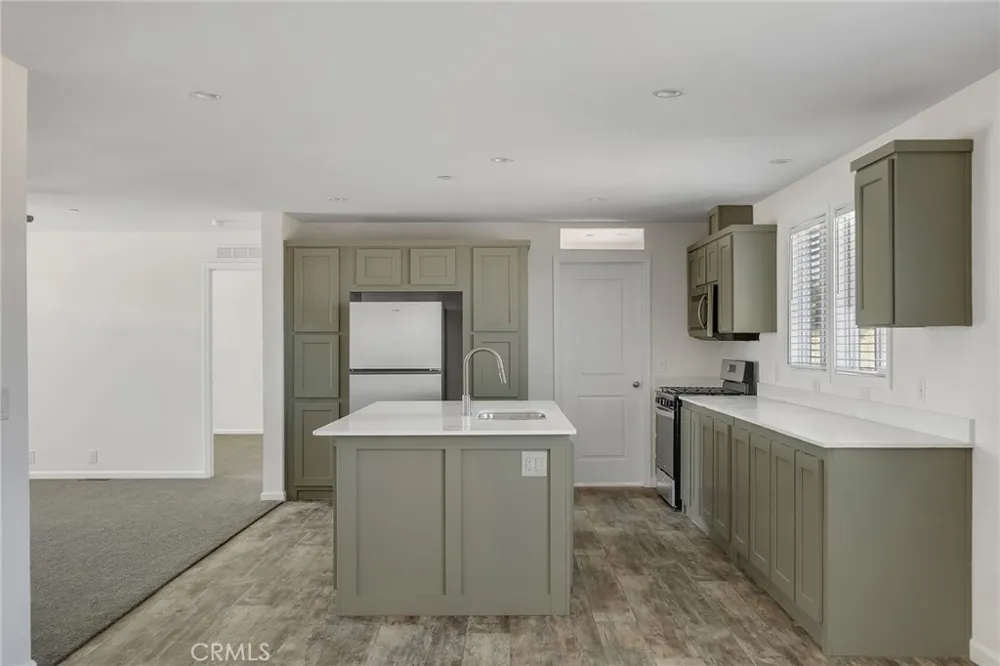 11824 Azure View Road Pinon Hills, CA 92372