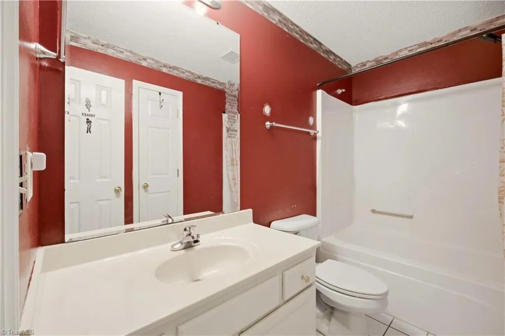 240 Silver Lake Drive Burlington, NC 27215