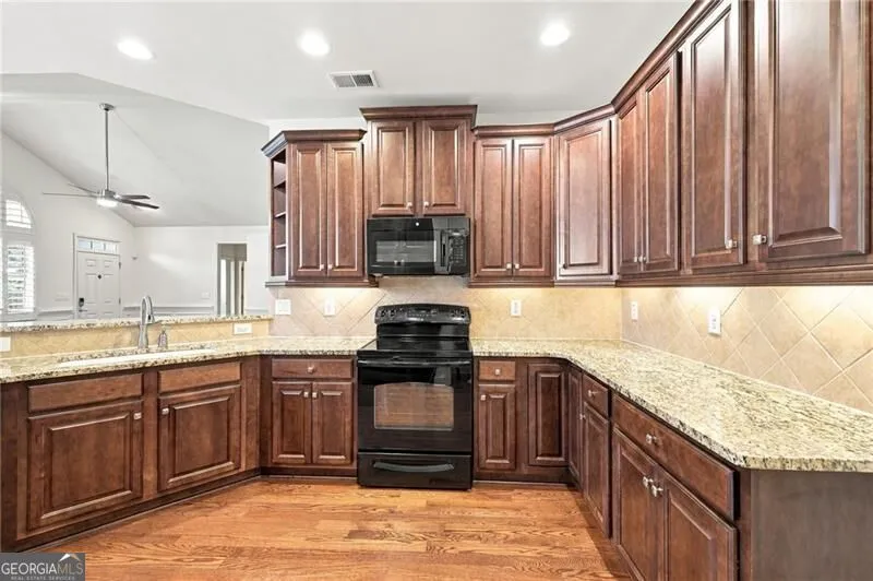 1340 Oak Meadows LN Cumming, GA 30041
